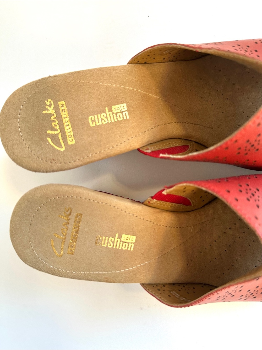 CLARKS WOMENS HELIO CORRIDOR RED PERFORATED LEATHER CORK WEDGE SANDALS NEW Sz8.5 - Picture 10 of 12